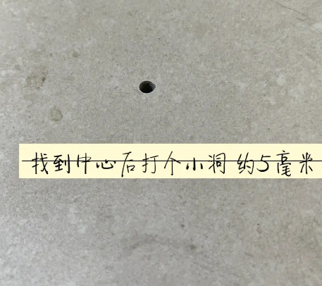 山南瓷砖空鼓维修公司专业解答在瓷砖铺贴过程中，如果砂料搅拌不均匀，将会带来以下问题